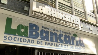 La Bancaria acordó la revisión paritaria 2021 con una mejora salarial que superará el 45%