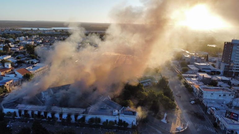 Contra Zonificación Minera: Incendiaron la Casa de Gobierno y otros edificios de Rawson