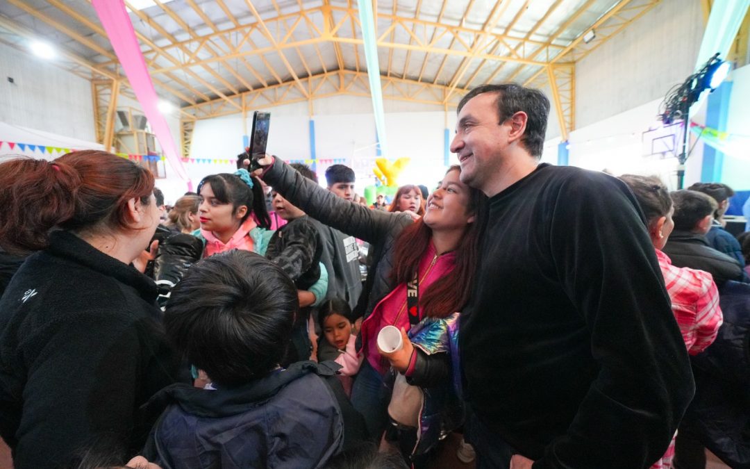 Pablo Grasso encabezó una multitudinaria reunión con referentes de la cultura