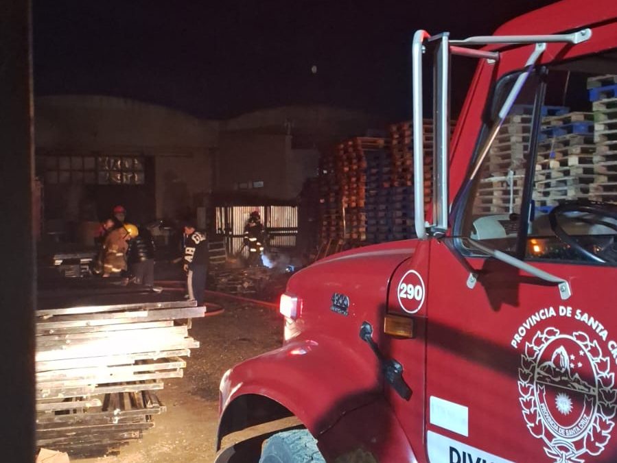 INCENDIO EN LOS DEPÓSITOS DE SALUD Y DESARROLLO SOCIAL HABRÍA SIDO INTENCIONAL