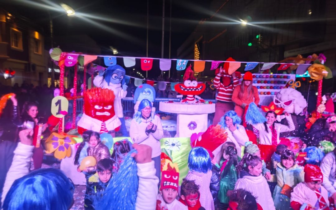 RÍO GALLEGOS DIO LA BIENVENIDA A LA PRIMAVERA CON UN GRAN DESFILE Y FESTIVAL