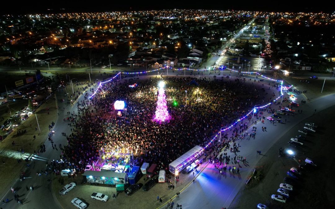 HISTÓRICO ENCENDIDO DEL ÁRBOL Y PASEO NAVIDEÑO EN RÍO GALLEGOS