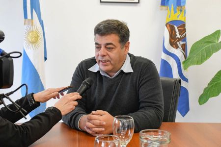 Martínez: «Garantizaremos el trabajo a todos los empleados de la planta pesquera de Caleta Olivia»