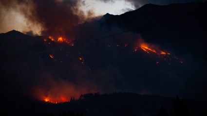 Epuyén: el incendio no da tregua y ya arrasó a 2700 hectáreas