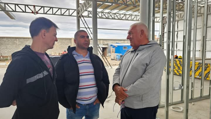 GÜENCHENEN VISITÓ AVANCES EN LA AMPLIACIÓN DE LA ESCUELA DEL VIENTO DE RÍO GALLEGOS