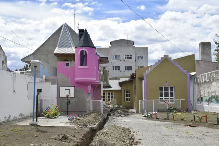 Avanza la remodelación del Jardín Maternal Municipal en Río Gallegos