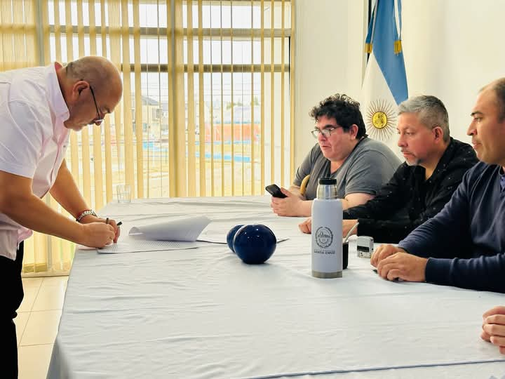 IDUV FIRMÓ CONTRATOS POR LA CONSTRUCCIÓN DE 56 VIVIENDAS EN EL BARRIO SAN BENITO