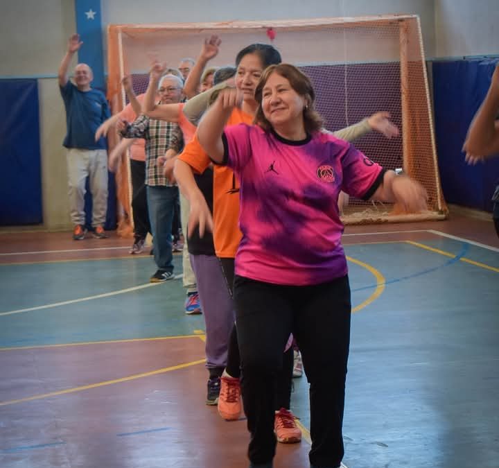 Colonia Municipal: Adultos Mayores bailaron al ritmo de la murga