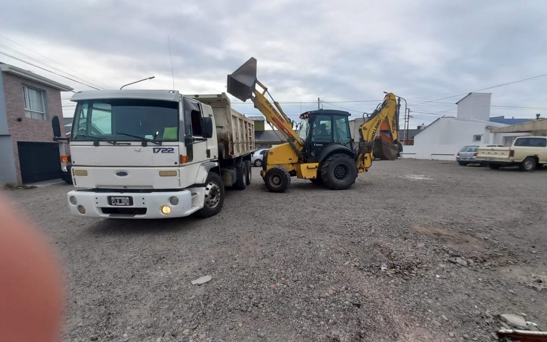 CON MAQUINARIA MUNICIPAL ARRANCÓ EL ORDENAMIENTO BARRIAL 2025