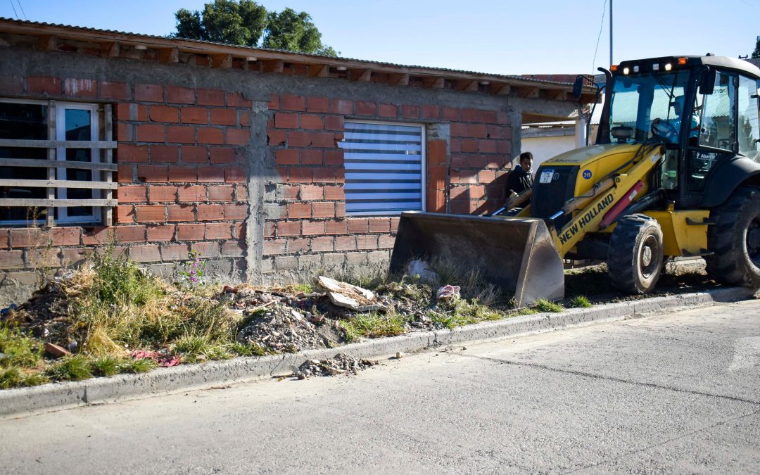 Operativo de ordenamiento barrial en el B° del Carmen en Río Gallegos